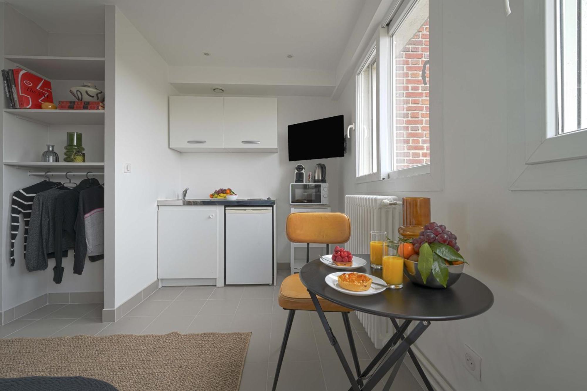 Modern Bright Apartment In Appart'Hotel Сен-Мор-де-Фоссе Экстерьер фото
