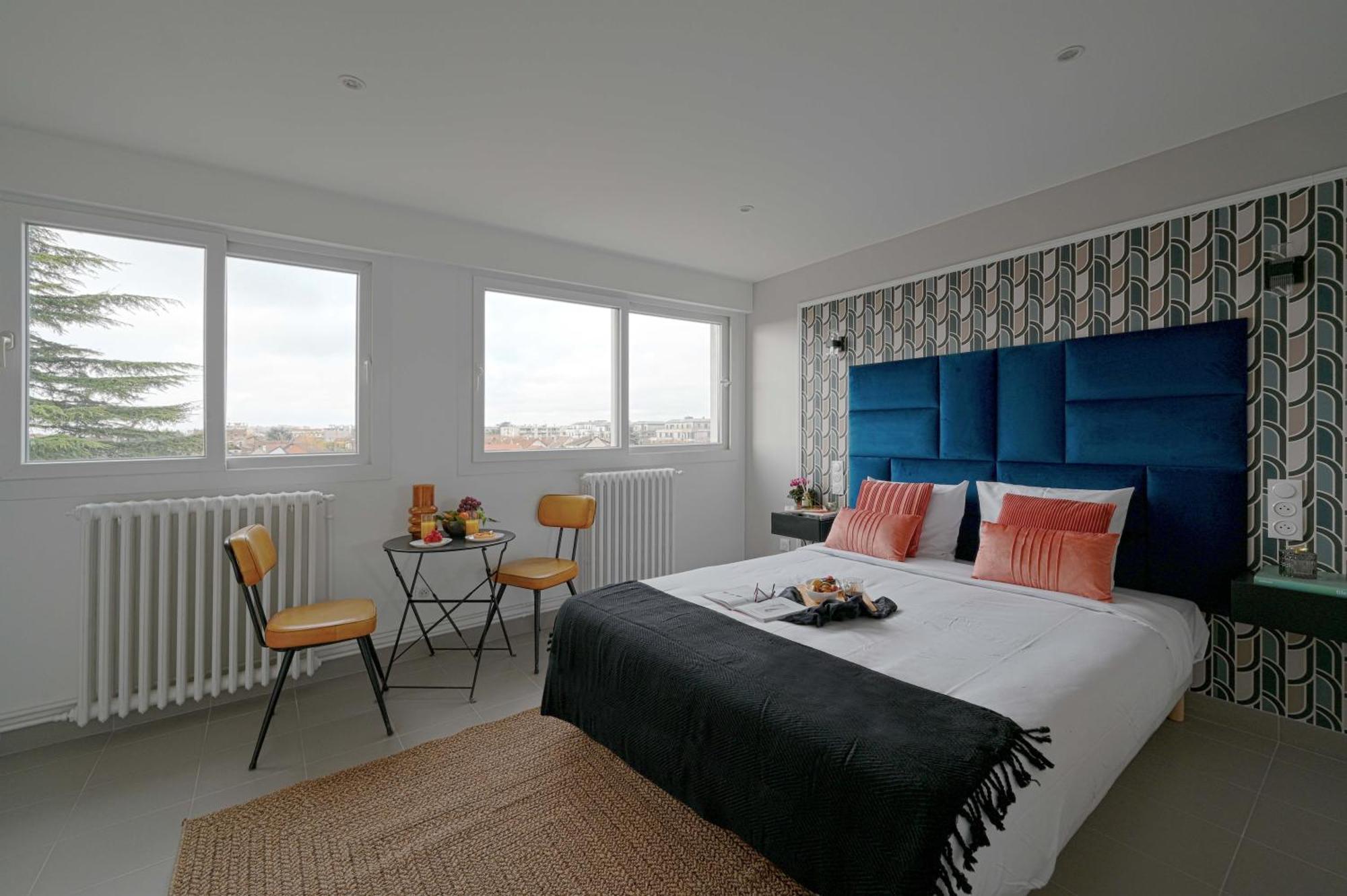 Modern Bright Apartment In Appart'Hotel Сен-Мор-де-Фоссе Экстерьер фото